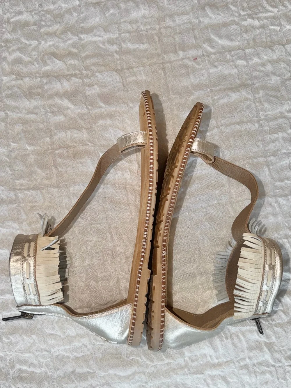 Manitobah Wasaga Ankle Sandals 8 Metallic Leather Fringe Floral Comfort